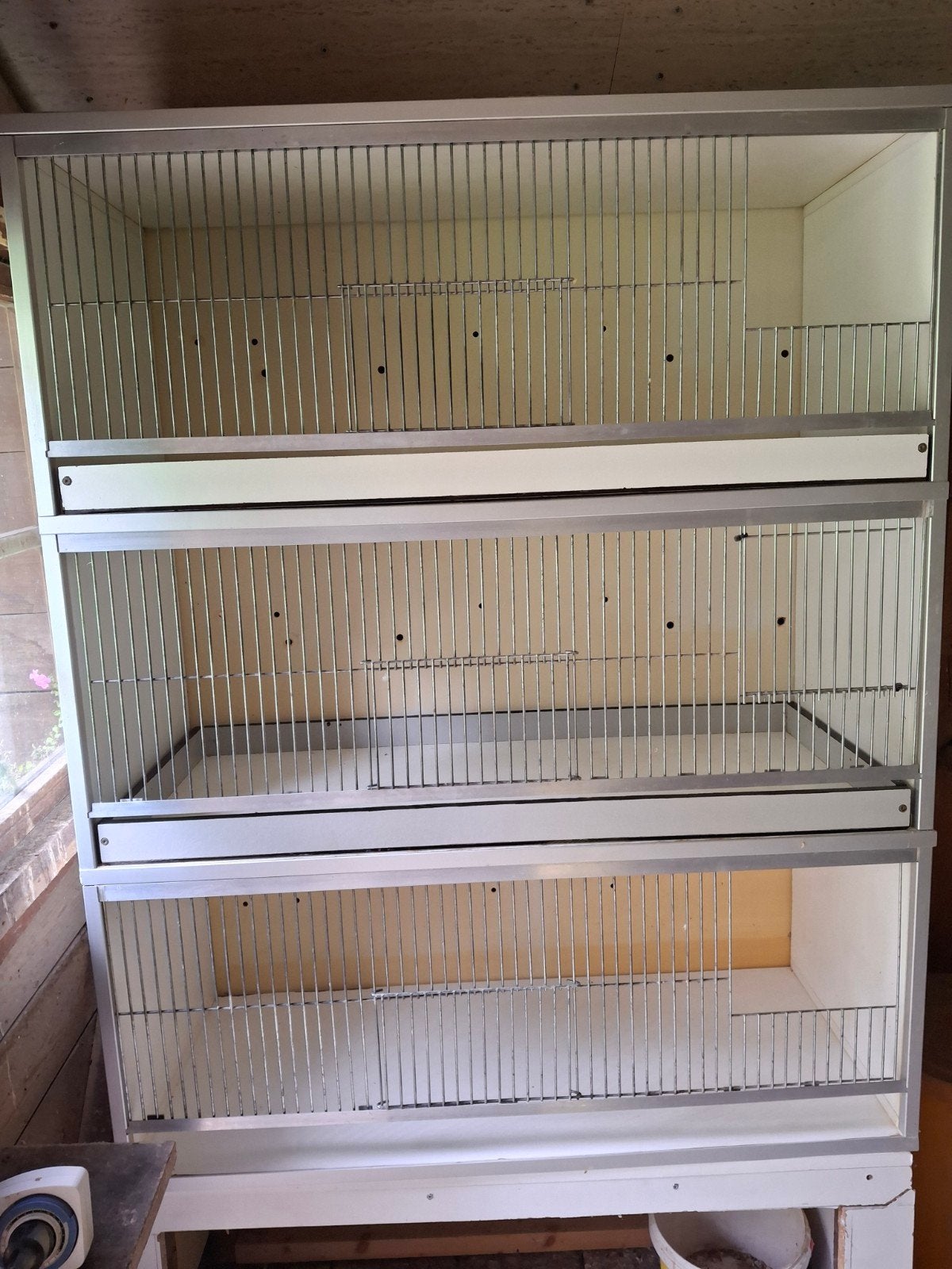 te koop 3 kweekkooien van keulen, Dieren en Toebehoren, Ophalen, Zo goed als nieuw, Hout, Broedkooi of Kweekkooi