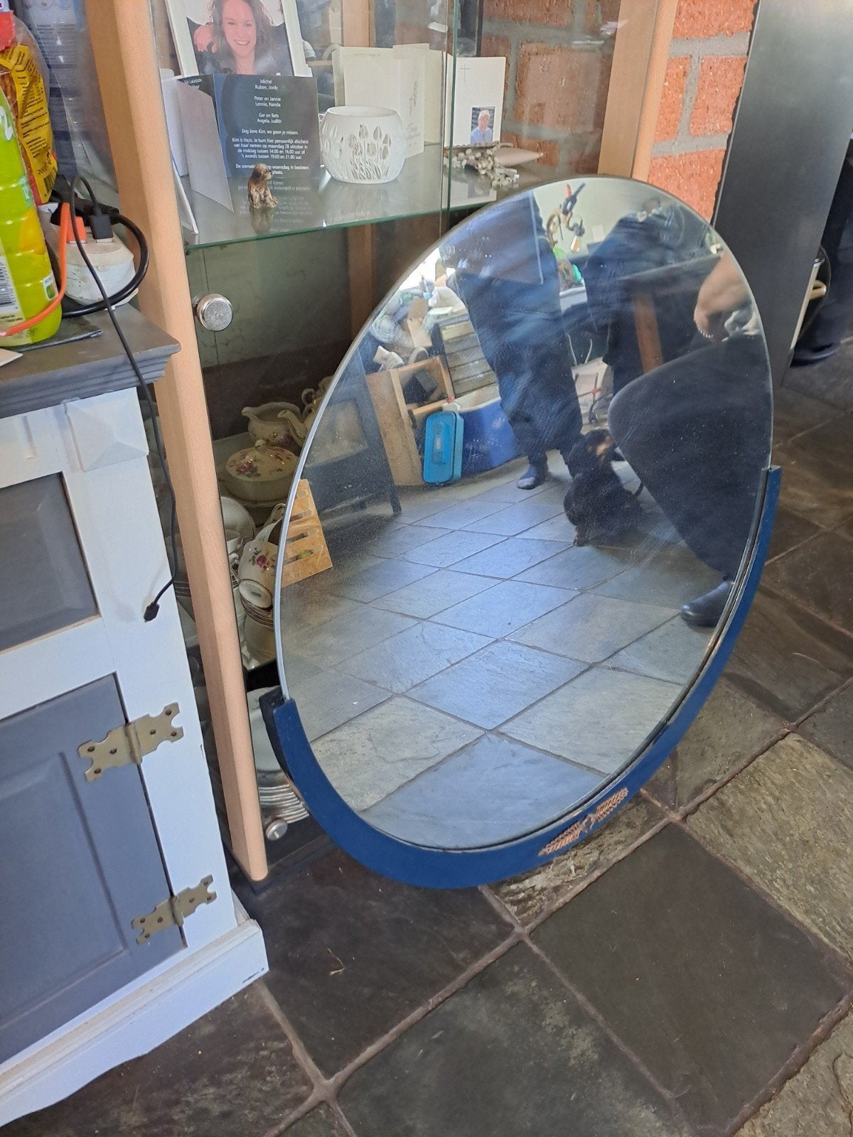 Grote ronde spiegel met blauwe rand