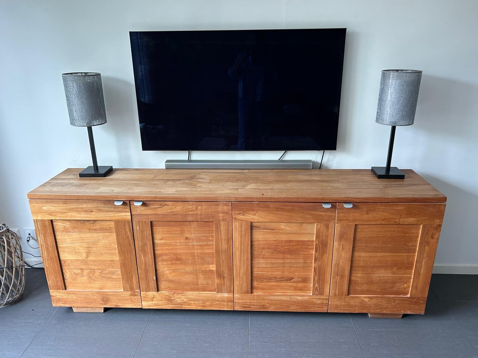 Mooie strakke Teak houten dressoir