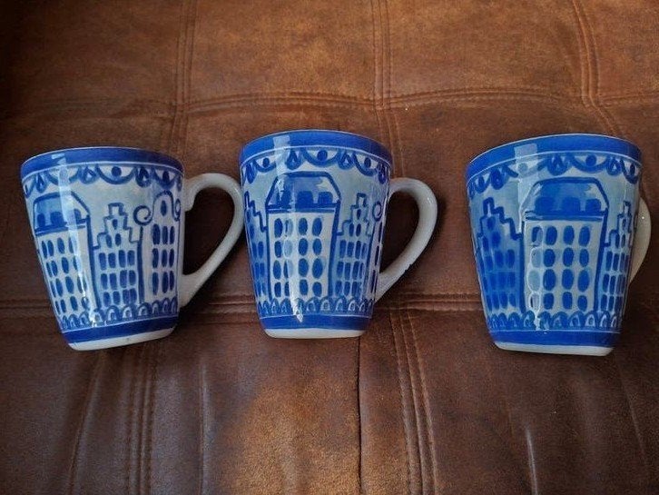 Set van 3 Blond Amsterdam Delfts Blond mokken, Ophalen of Verzenden, Zo goed als nieuw, Kop(pen) en/of Schotel(s), Aardewerk
