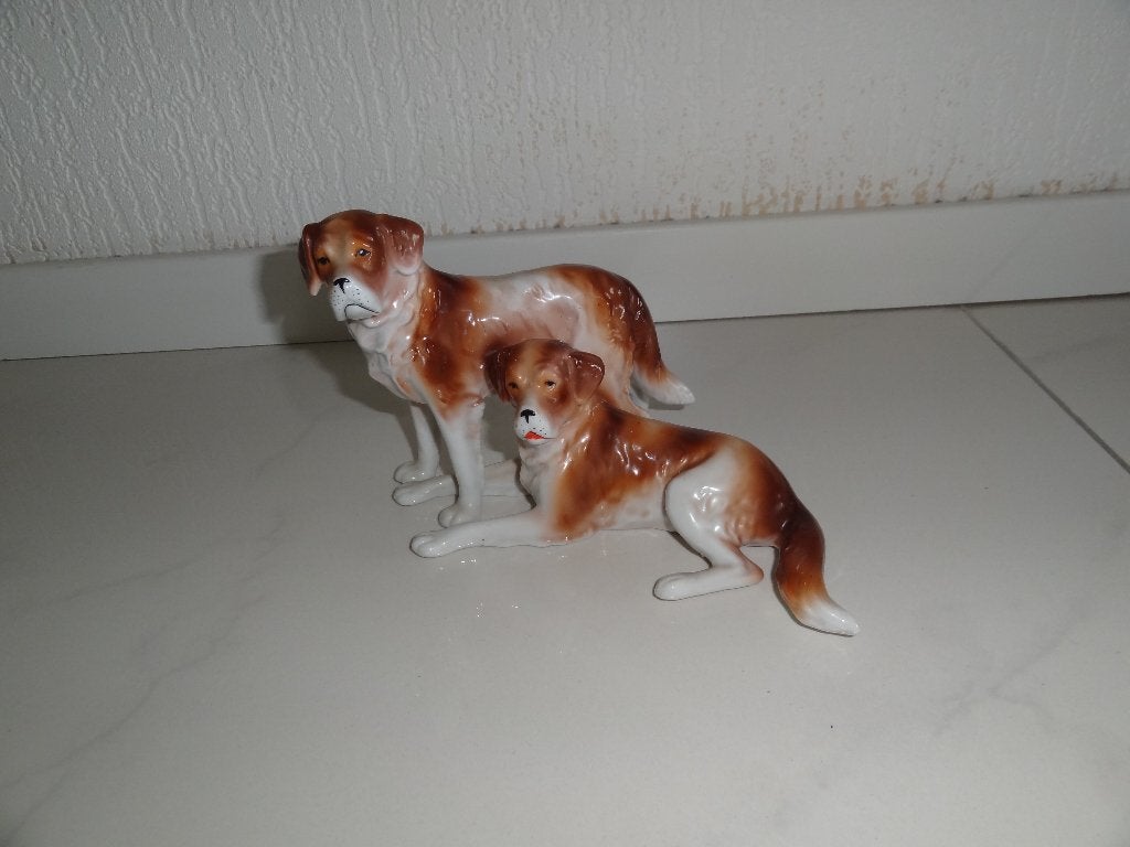 Porceleinen beeldje van 2 rashonden, Verzenden, Zo goed als nieuw, Dier