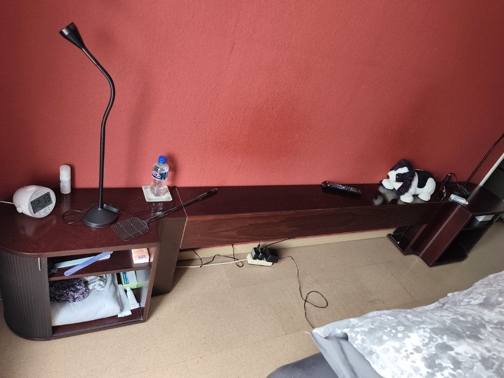 Auping Auronde achterwand met roldeur kastjes, Ophalen, Gebruikt, Bruin, Tweepersoons