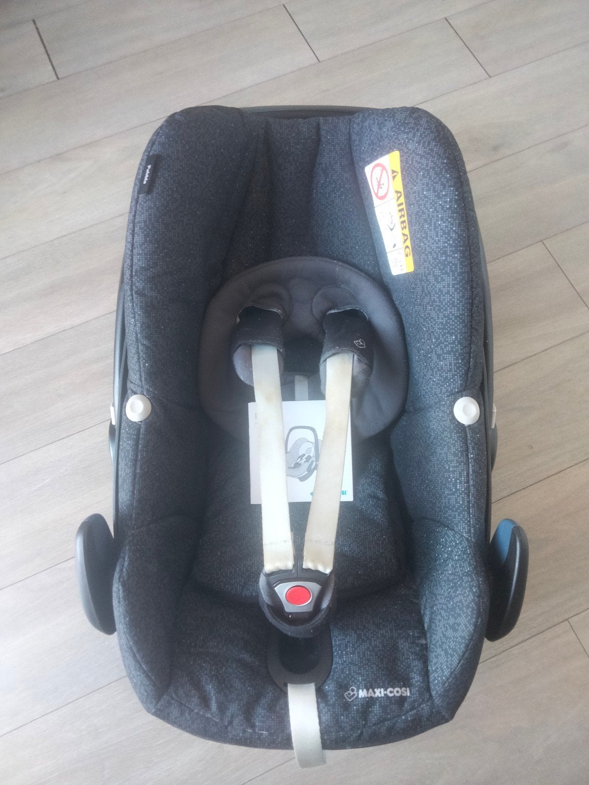 Maxi Cosi Pebble inclusief FamilyFix - Compleet, Ophalen, Autogordel of Isofix, Zo goed als nieuw, 0 t/m 13 kg