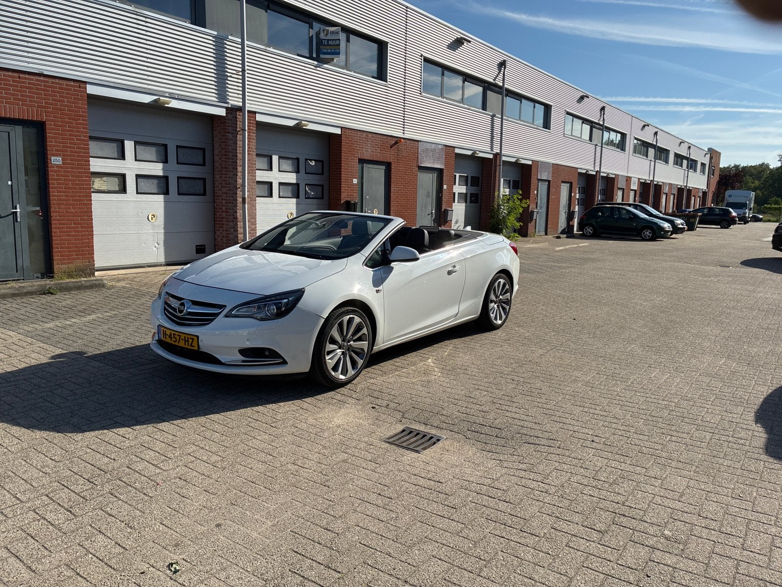 Opel Cascada 1.4 Turbo 140PK Start/stop 2018 Wit, Auto's, Opel, Voorwielaandrijving, 15 km/l, 1250 kg, Zwart