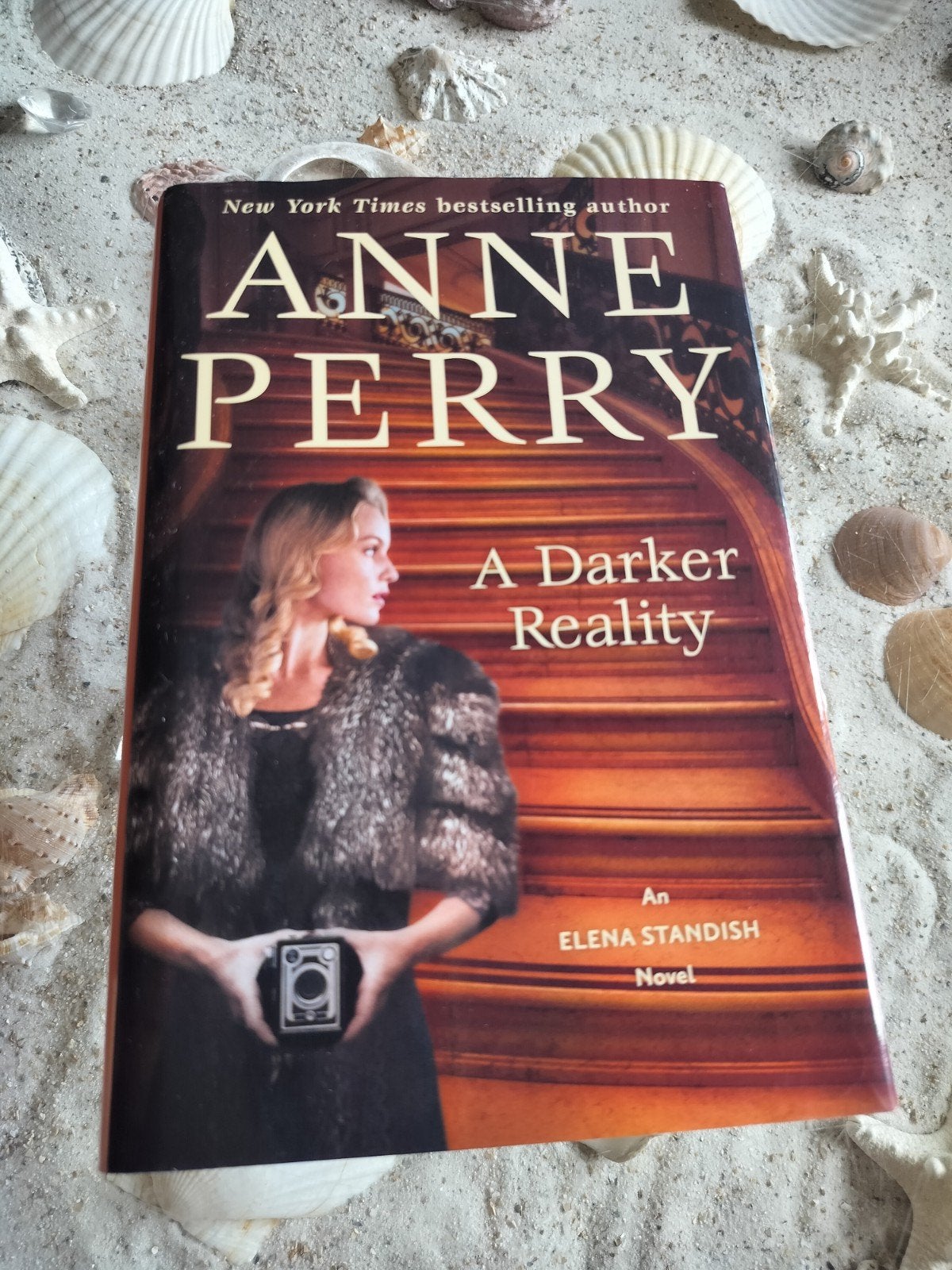 Anne Perry - A darker reality - Hardcover - English, Ophalen of Verzenden, Zo goed als nieuw