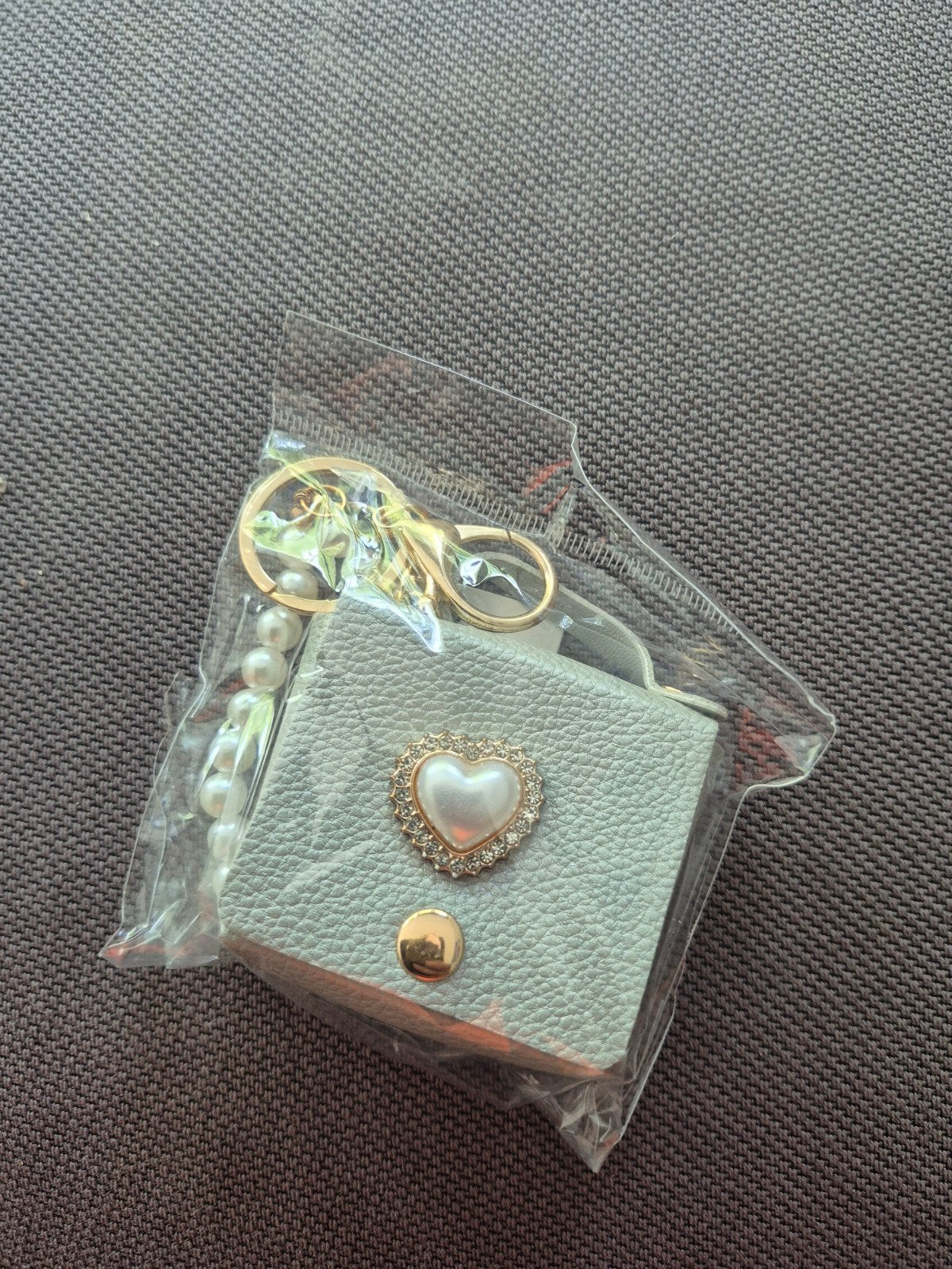 Mini tasje sleutelhanger met parels en hartje, Sieraden, Tassen en Uiterlijk, Tassen | Damestassen, Ophalen of Verzenden