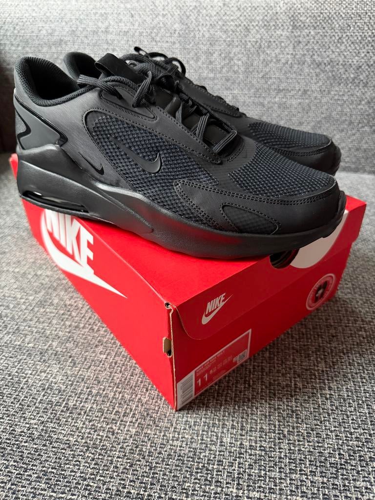 Nike Air Max Bolt - Maat 45.5 - Nieuw in doos, Zwart, Nieuw, Ophalen of Verzenden, Sneakers of Gympen