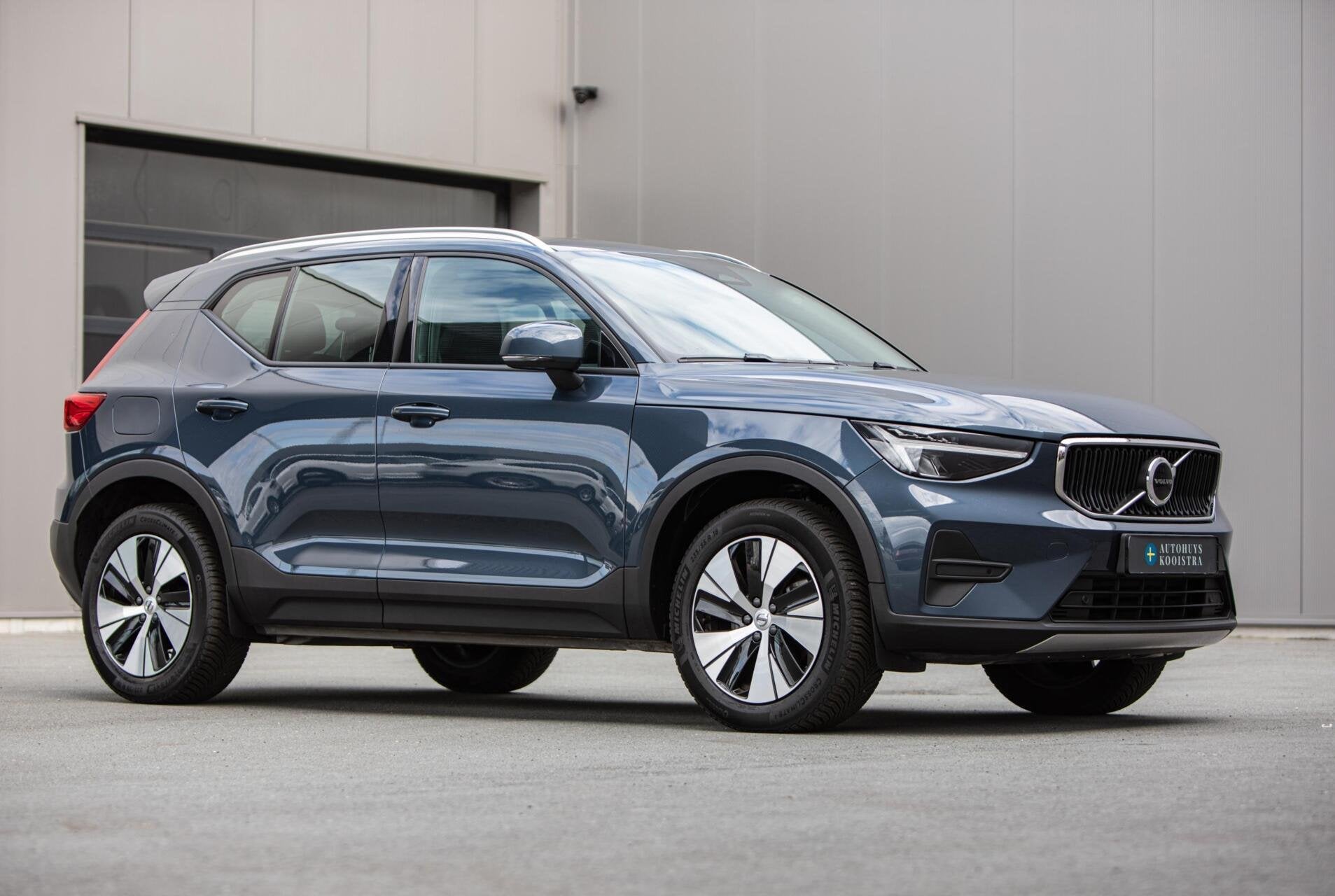 Volvo XC40 2.0 B3 Core MY2026|Leder|Keyless|PDC|Camera|Carpl, Auto's, Dealer onderhouden, Gebruikt, Zwart, 4 cilinders