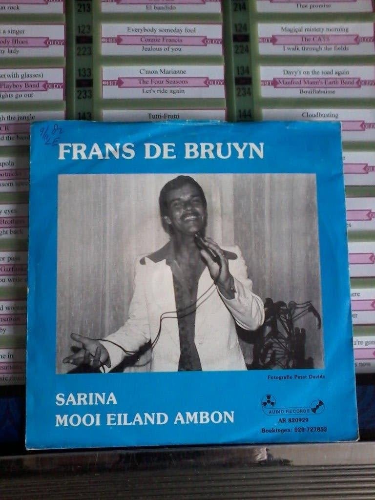 Frans de Bruyn - Sarina-- Mooi Eiland Ambon --1982., Gebruikt, 7 inch, Ophalen of Verzenden, Beschermende buitenhoes