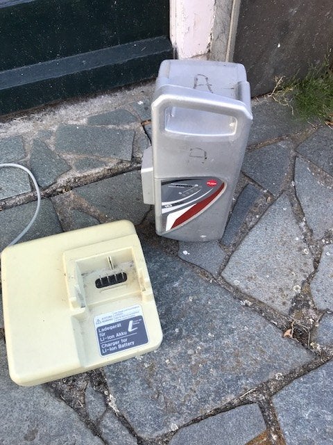 acculader en accu kettler flyer e-bike, Ophalen of Verzenden, Gebruikt, 30 tot 50 km per accu, Overige merken