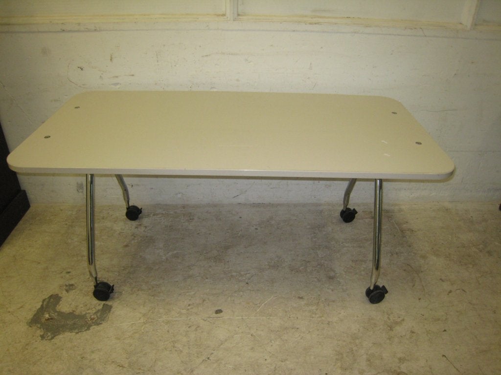 Vitra Ad Hoc schrijftafel, Niet ingevuld, Gebruikt, Niet ingevuld, Niet ingevuld