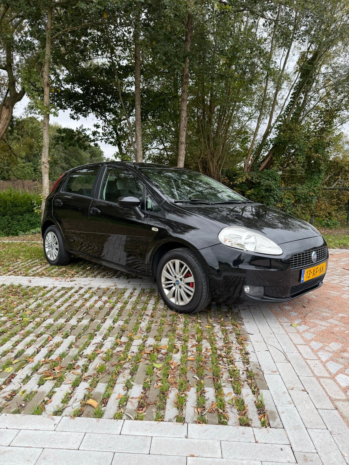 Fiat grande Punto 1.2 5DR 2007 Zwart, Auto's, Voorwielaandrijving, 40 €/maand, 4 cilinders, 400 kg