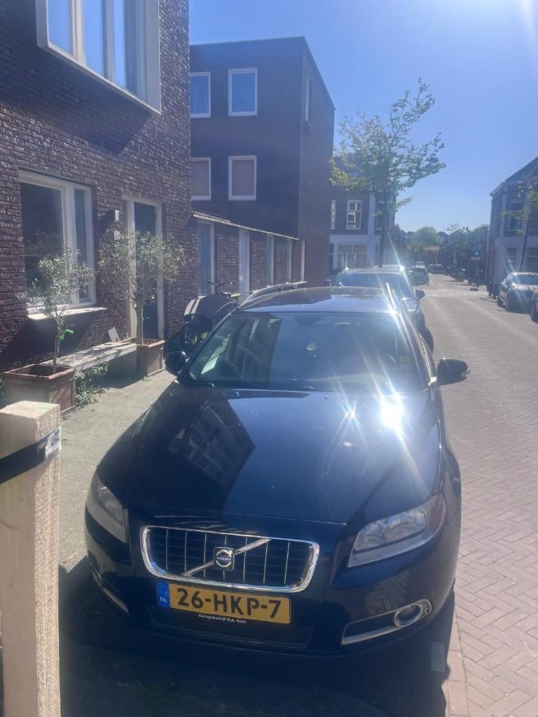Volvo V70 2.5 T AUT 2009 Zwart, Auto's, Euro 5, 1800 kg, 1574 kg, Stationwagon