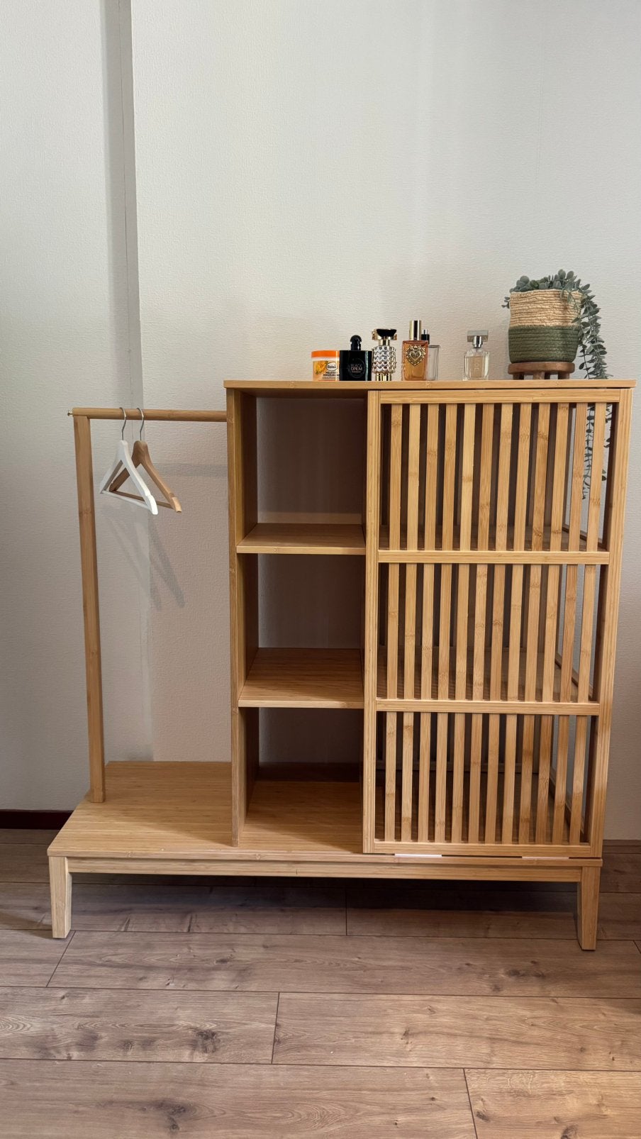 IKEA NORDKISA kledingkast bamboe – splinternieuw, Huis en Inrichting, Ophalen, Overige materialen, Met deur(en), 100 tot 150 cm