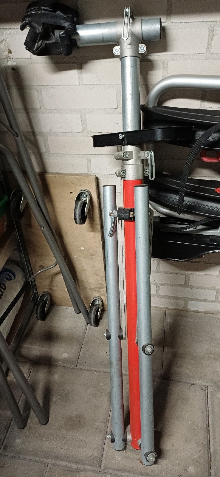 Verstelbare  fietsreparatiestandaard, Ophalen