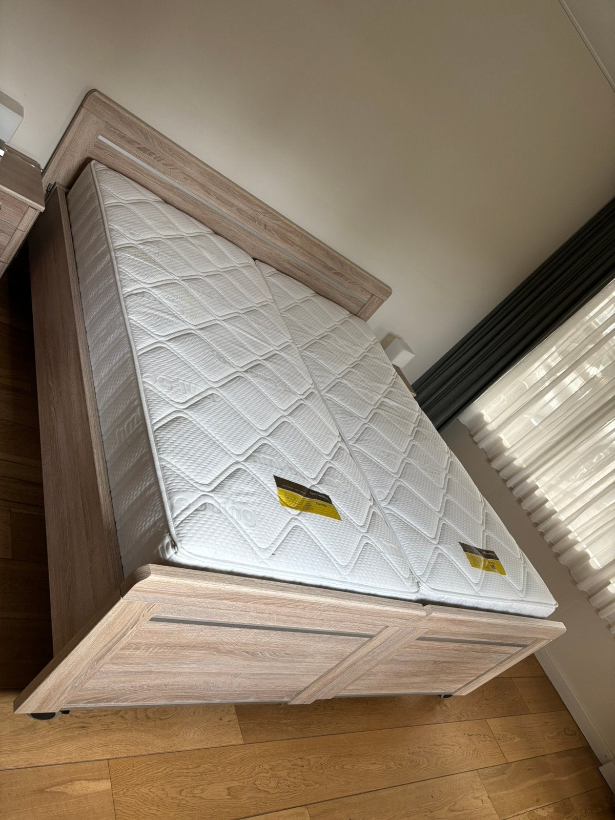 Omhuizing 2-persoonsbed houtlook + 2 nachtkastjes, Huis en Inrichting, Slaapkamer | Waterbedden, Ophalen, Zo goed als nieuw, Tweepersoons