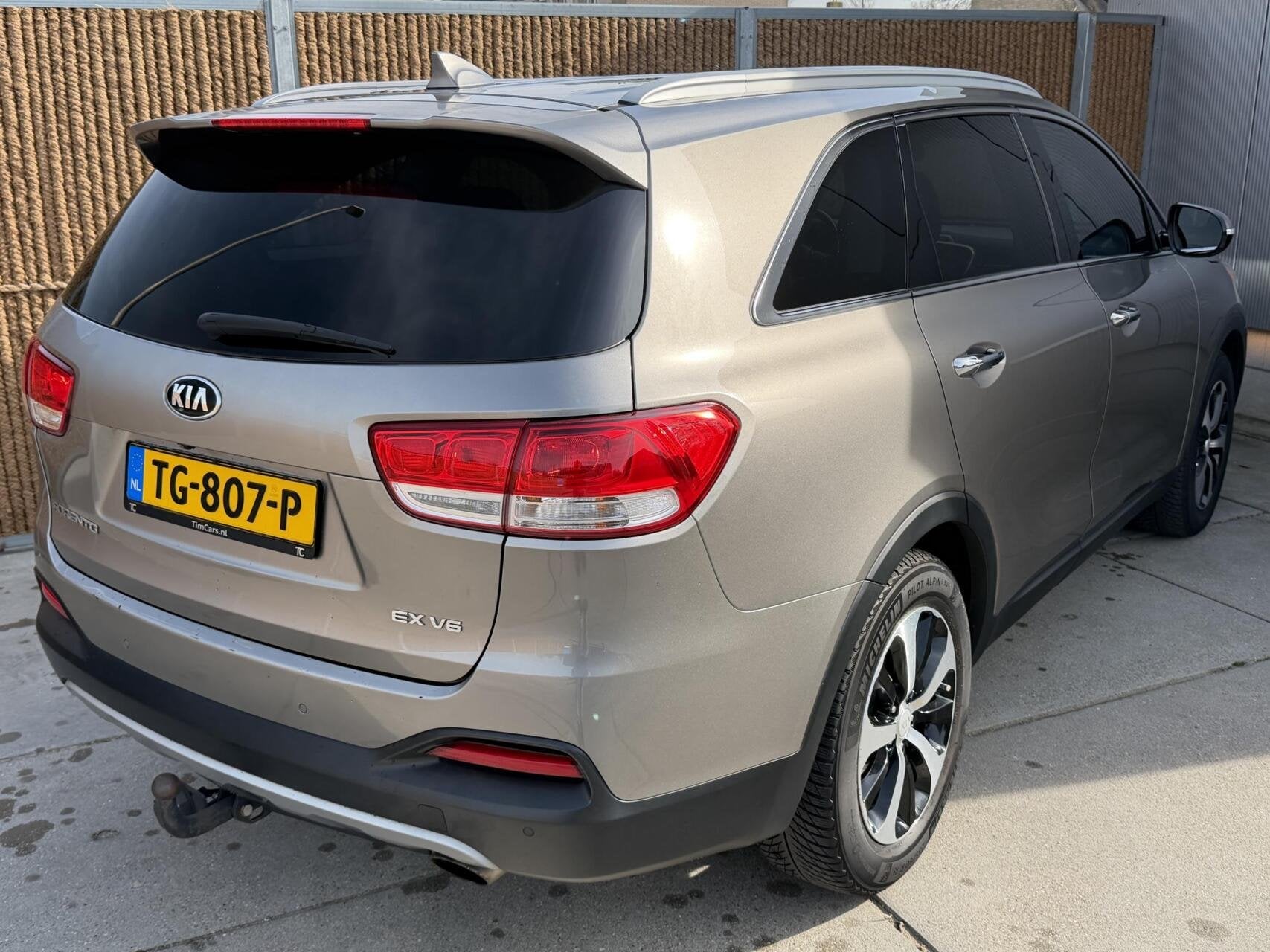 Kia Sorento EX V6 3.3 Automaat 290pk 7-persoons | Trekhaak |, Auto's, Kia, 1780 kg, Parkeercamera, Gebruikt, Euro 6