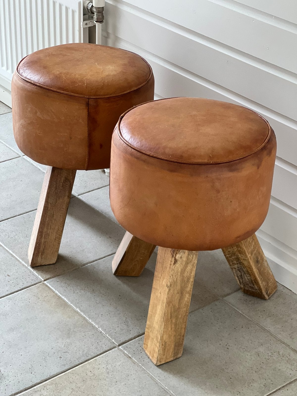 Krukje met cognac leren zitkussen, Ophalen, Gebruikt, Hout