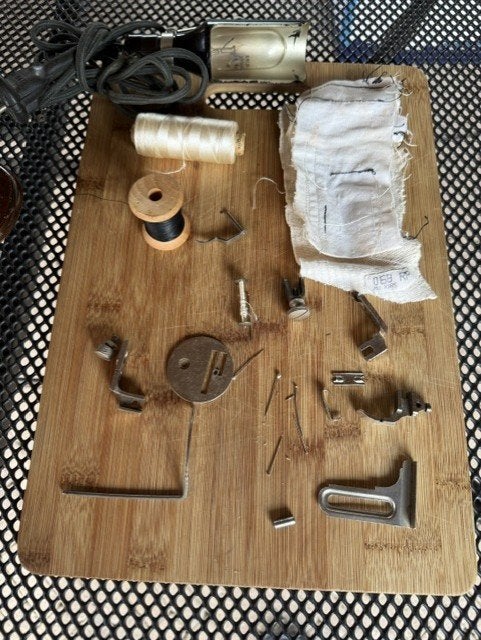 Te koop ouderwetse naaimachine, Ophalen