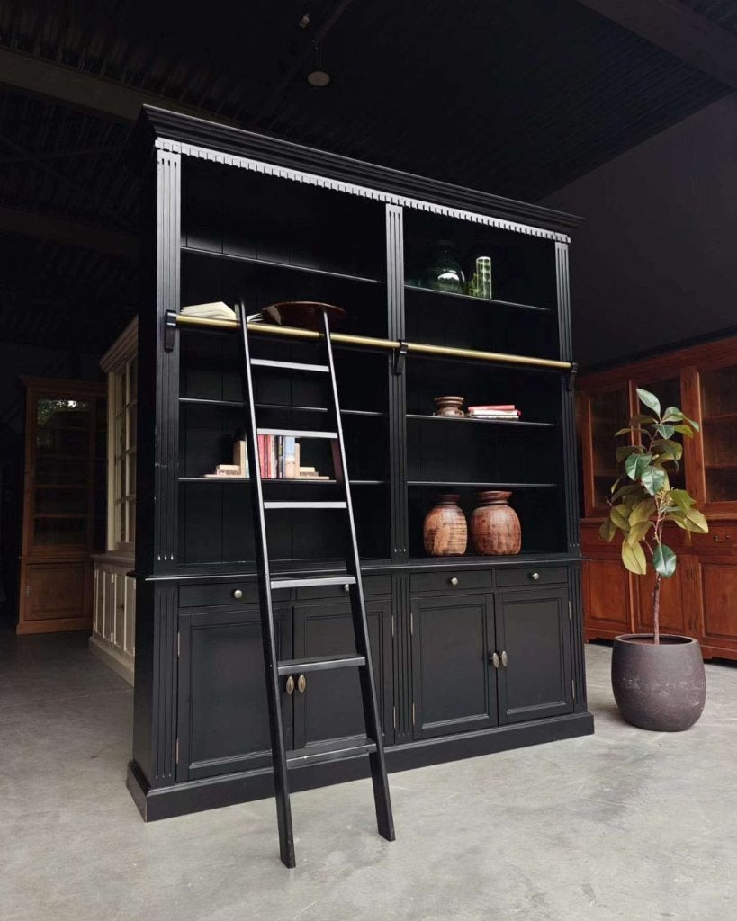 Grote zwarte boekenkast | Bibliotheekkast met ladder #5197, Metaal, Gebruikt, Met deur(en), -