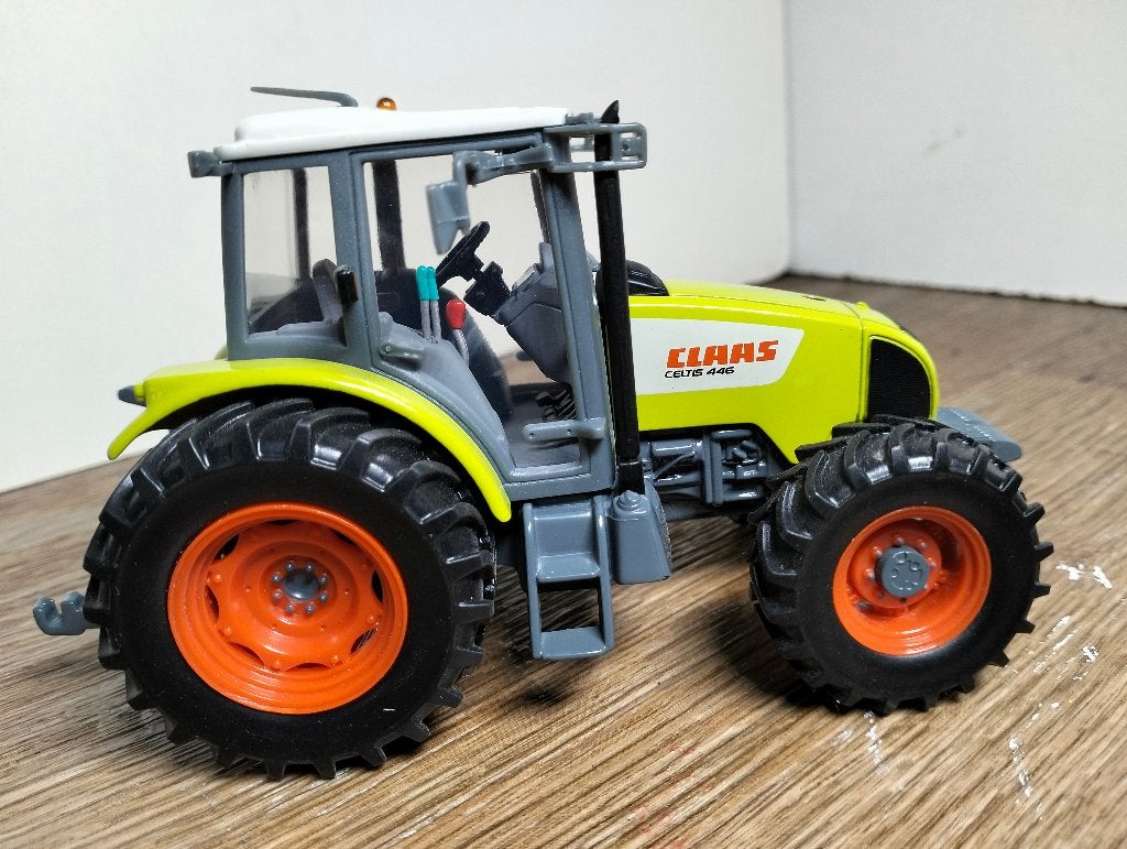Te koop UH Claas Celtis 446 .(A), Ophalen of Verzenden, Zo goed als nieuw, Tractor of Landbouw, Universal Hobbies