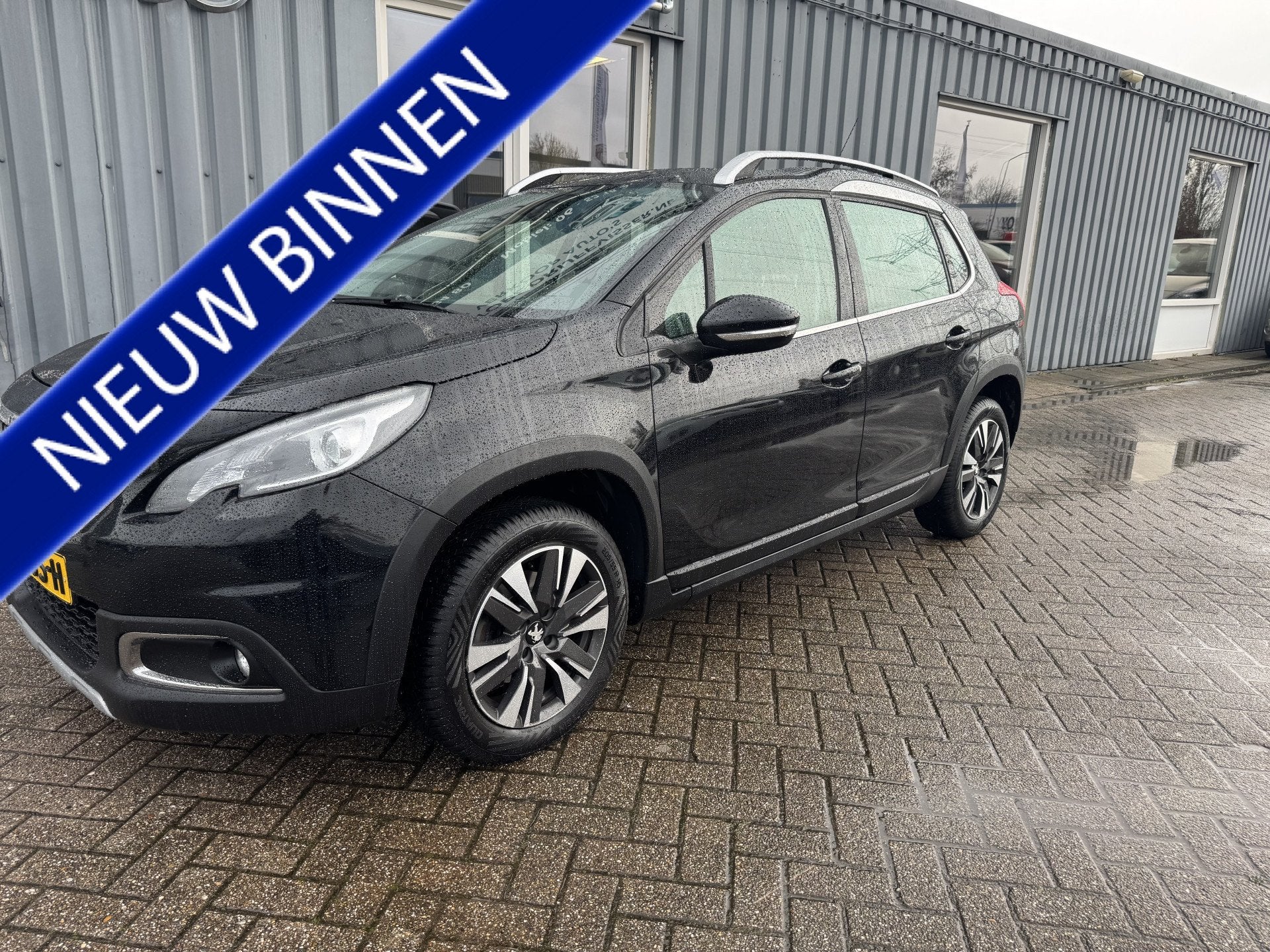 Peugeot 2008 1.2 PureTech Allure (bj 2017), Auto's, Voorwielaandrijving, Leder en Stof, Origineel Nederlands, Bedrijf