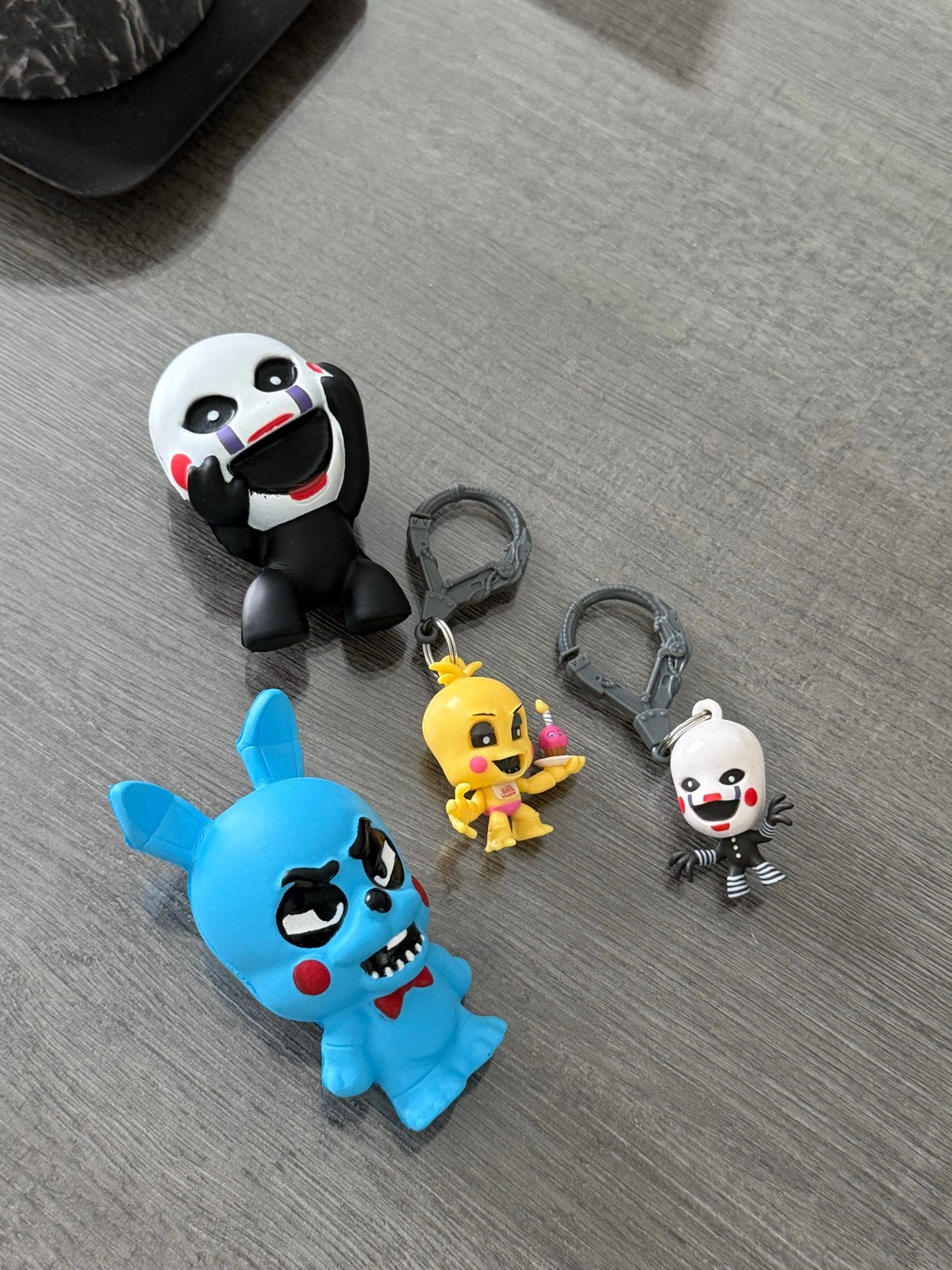 Fnaf: bonnie, puppet squishy & chica, puppet sleutelhanger, Kinderen en Baby's, Speelgoed | Actiefiguren, Ophalen, Zo goed als nieuw