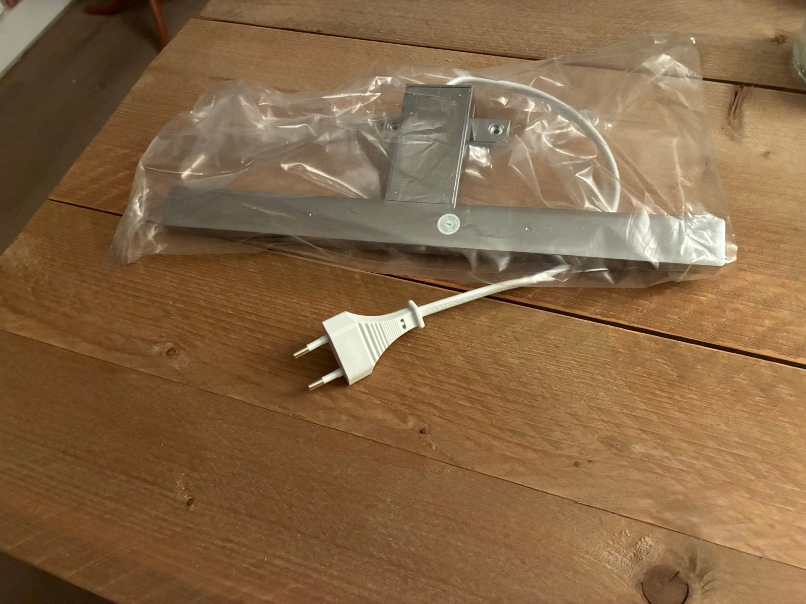 Nieuwe LED-lamp met stekker - Zilverkleurig, Metaal, Overige merken, Nieuw, Overige fittingen