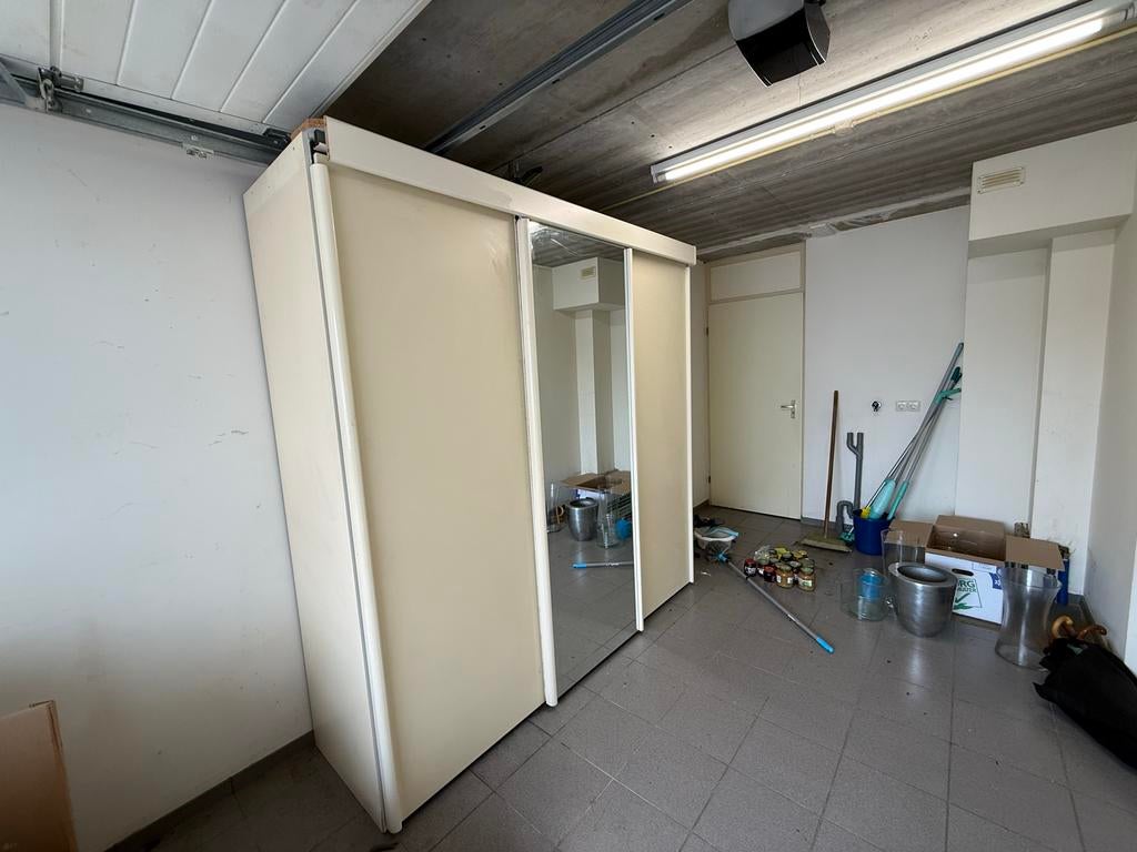 Kledingkast met schuifdeuren en spiegel, Ophalen, Met plank(en), Gebruikt, 200 cm of meer