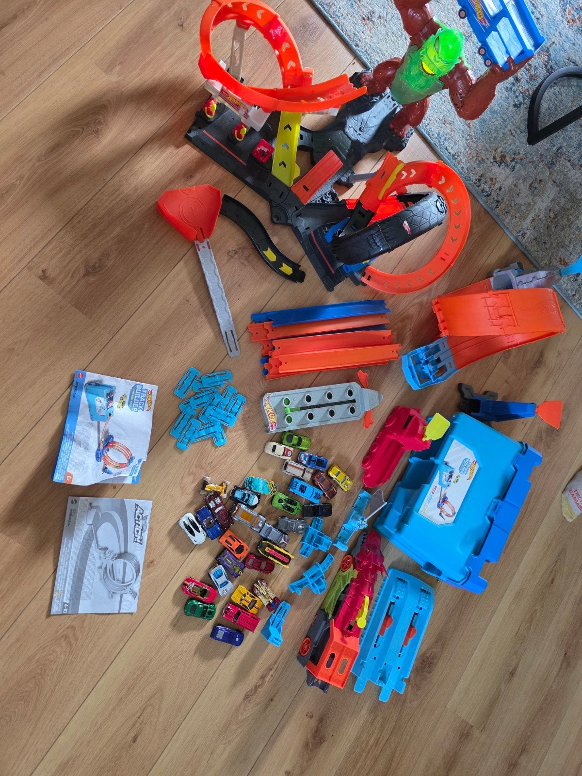 Hot Wheels Gorilla Track Set met Veel Auto's en Extra's, Ophalen of Verzenden, Gebruikt