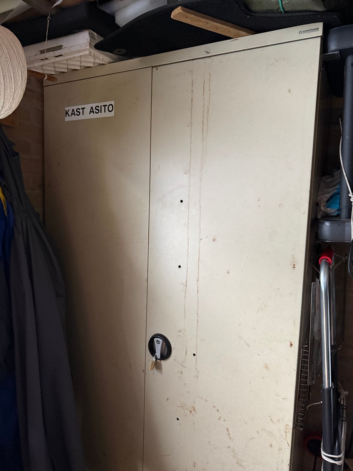 Stevige metalen kast voor schuur of berging, Ophalen of Verzenden, Gebruikt