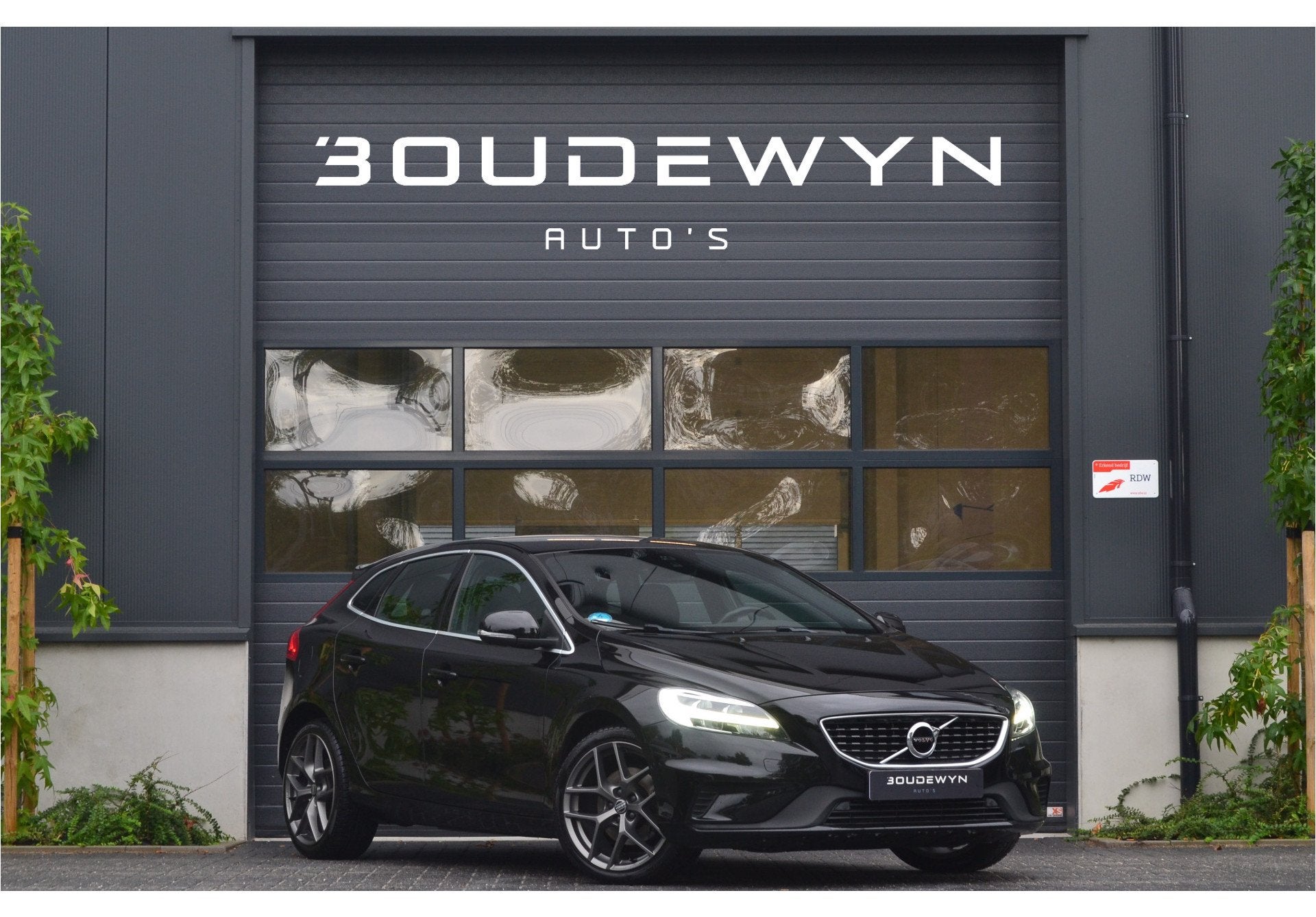 Volvo V40 2.0 T2 R-Design Nieuwe riem | Cruise Control | Par, Voorwielaandrijving, Euro 6, 4 cilinders, 1331 kg