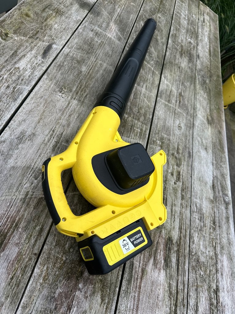 Karcher accu bladblazer 36v inclusief accu en lader (LBL4), Tuin en Terras, Ophalen, Kärcher, Zo goed als nieuw, Accu