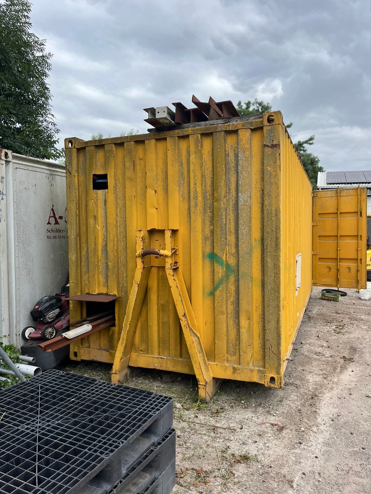 Zeecontainer 20ft haakarm chassis, Zakelijke goederen, Machines en Bouw | Keten en Containers, Ophalen of Verzenden