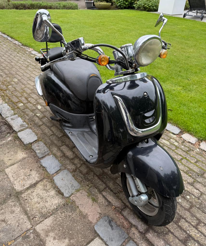 Nette AGM Retro gy6 50cc, Fietsen en Brommers, Brommeronderdelen | Scooters, Ophalen, Gebruikt, Overige typen, Overige merken