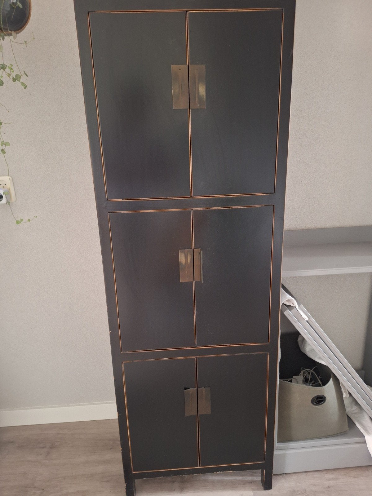 chinese houten donkerbruine kast, Huis en Inrichting, Ophalen