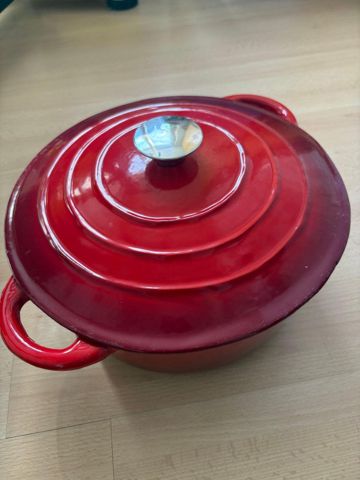 Rode gietijzeren braadpan 28cm met deksel., Ophalen, Met deksel, Zo goed als nieuw, Braadpan