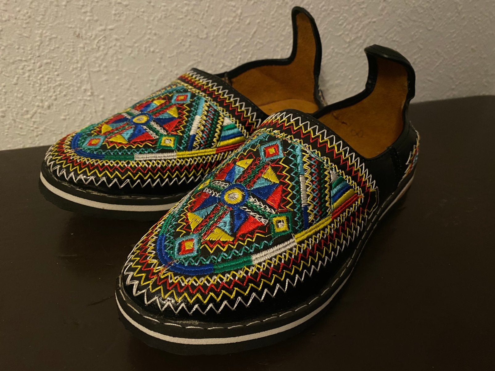 Vrolijke oosterse schoentjes maat 39, Ophalen of Verzenden, Zo goed als nieuw, Sandalen of Muiltjes