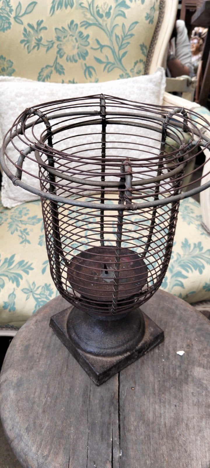 Brocante metalen kandelaar
Kunnen grote kaarsen, Gebruikt, ., Ophalen of Verzenden, .