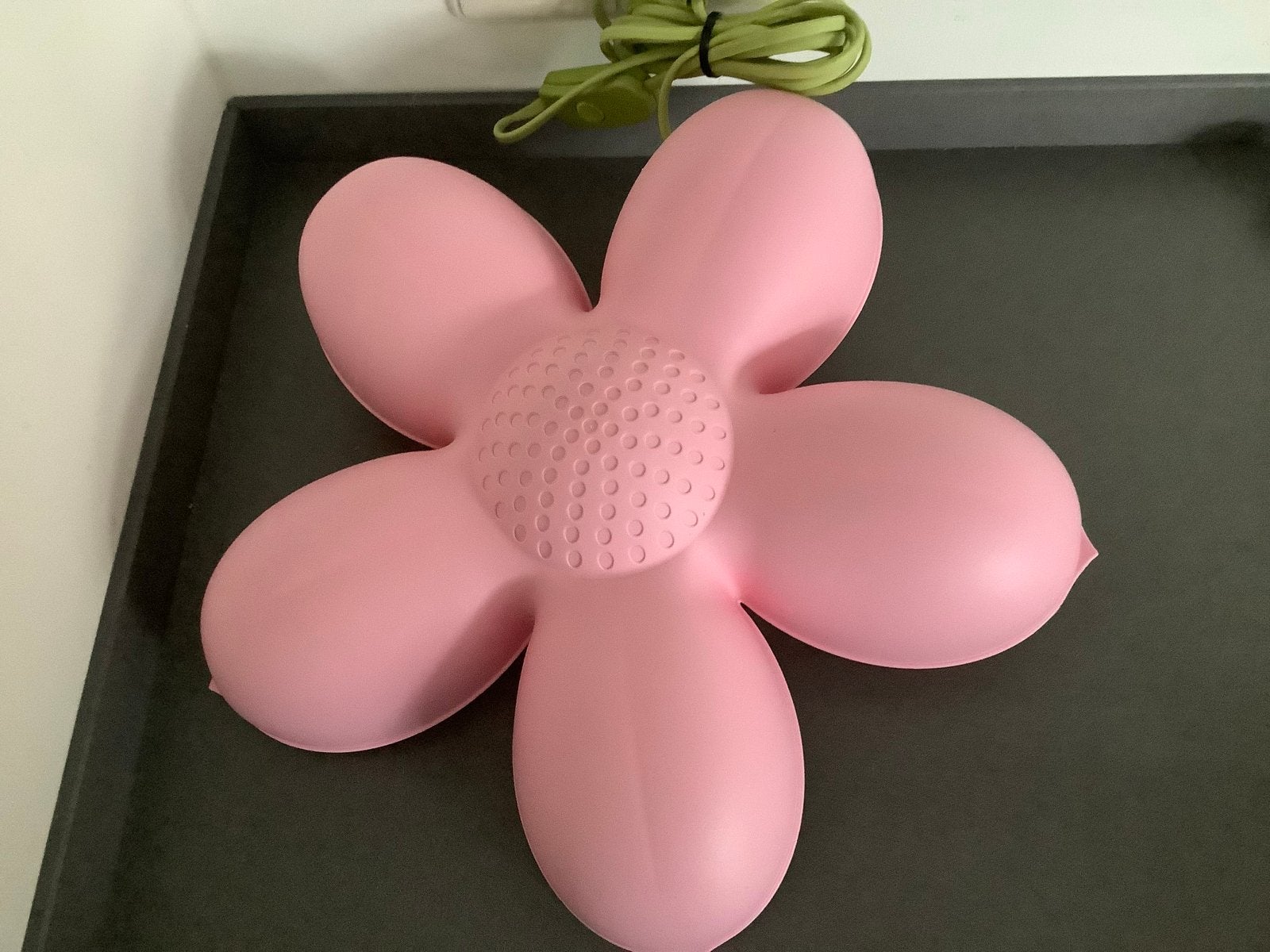 IKEA bloem roze wandlamp met groen snoer, Gebruikt, IKEA, Roze, Overige fittingen