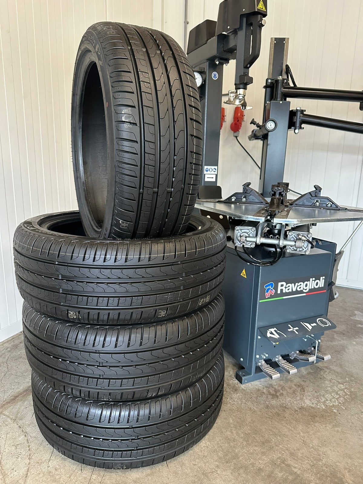 215 45 18 Pirelli Zomerbanden 215/45 R18 + Gratis Montage, 18 inch, 215 mm, Banden en Velgen, Nieuw