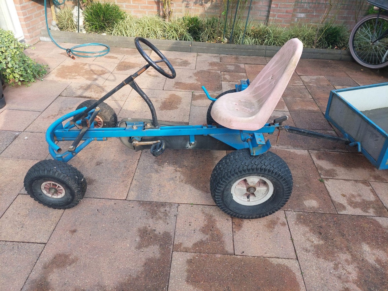 Blauwe skelter met aanhanger - Gebruikt, Kinderen en Baby's, Speelgoed | Buiten | Skelters, Ophalen, Gebruikt, Overige merken