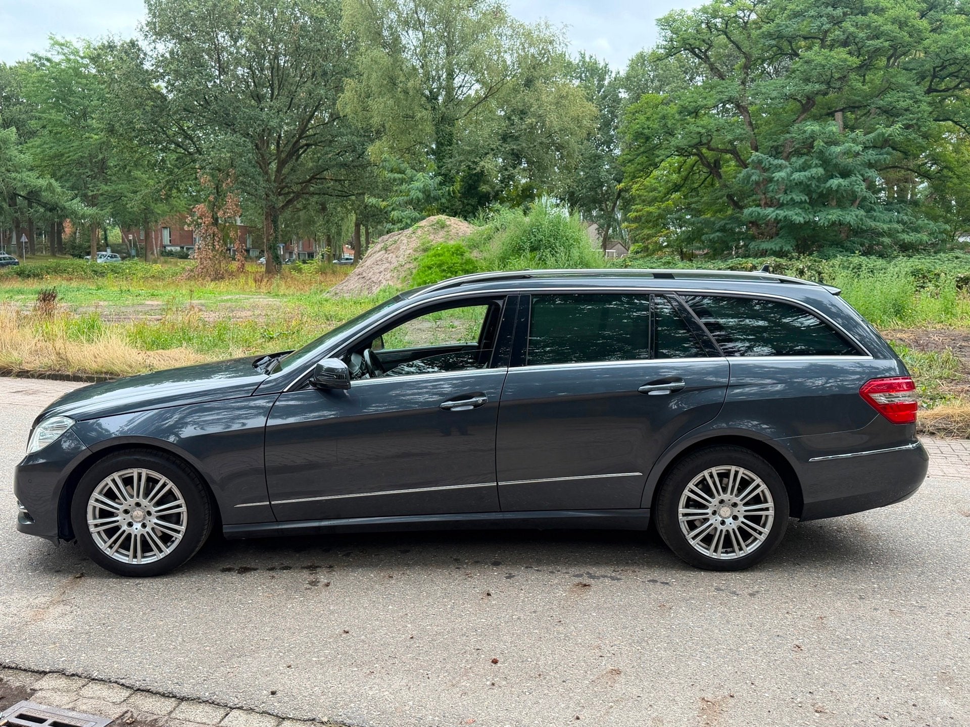 Mercedes-Benz E-klasse Estate 220 CDI Business Class Avantga, Auto's, Achterwielaandrijving, Gebruikt, Beige, 163 pk