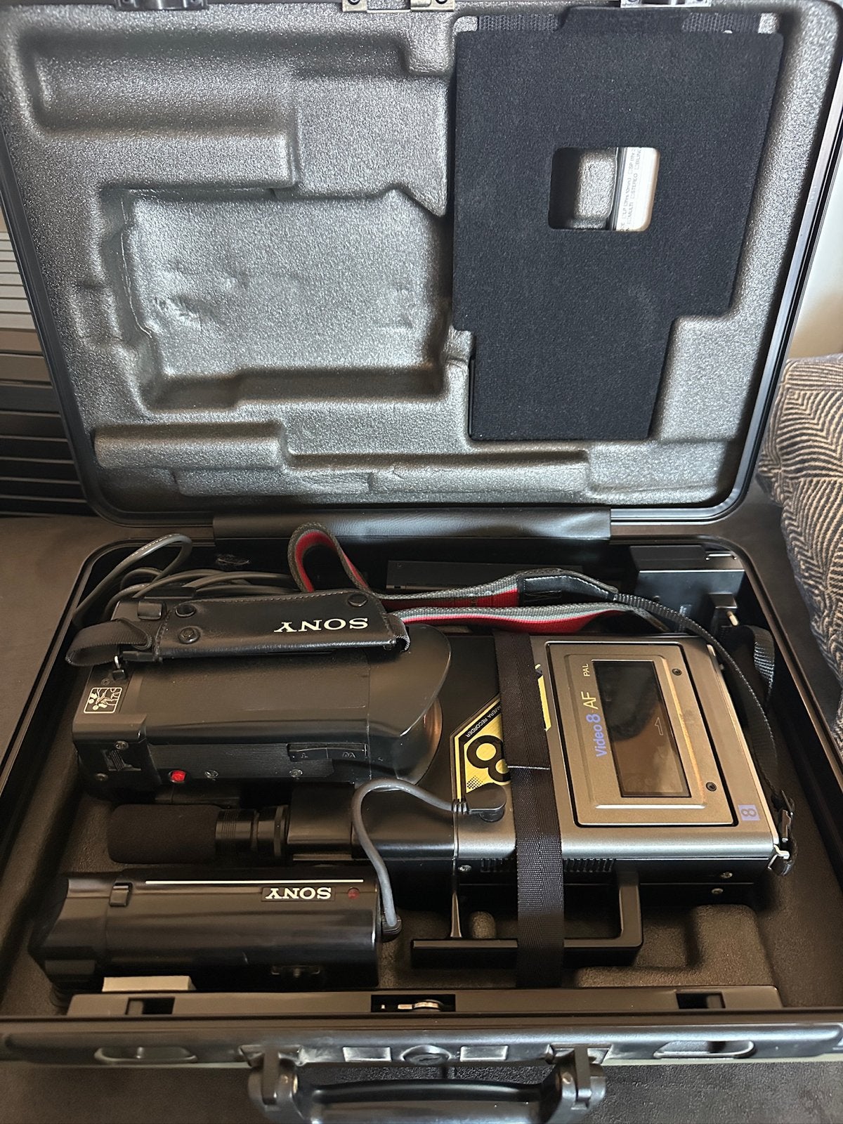 Foto 17 van Vintage Sony Video 8 AF Camcorder - Compleet met accessoires