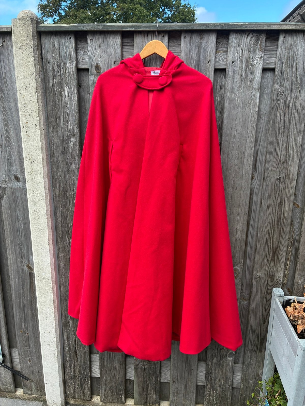 Rode cape met capuchon - Zo goed als nieuw, Ophalen of Verzenden, Nieuw