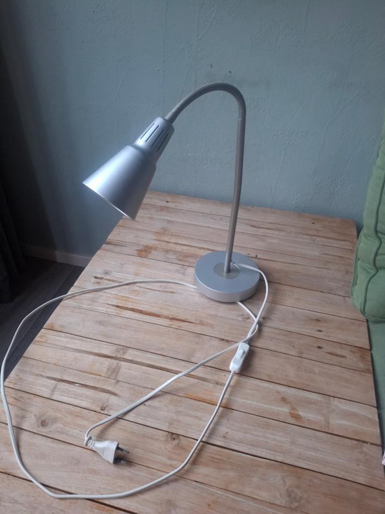 IKEA Jansjö LED Bureaulamp - Zilver, Flexibel, Huis en Inrichting, Lampen | Tafellampen, Ophalen, Gebruikt, 50 tot 75 cm, Modern, minimalistisch