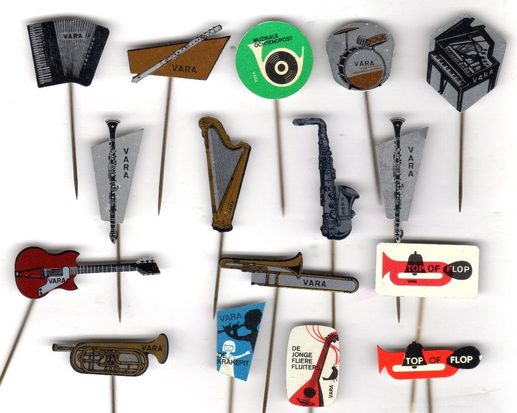 16 speldjes VARA MUZIEKINSTRUMENTEN (A1), Verzamelen, Speldjes, Pins en Buttons, Ophalen of Verzenden, Gebruikt, Overige onderwerpen
