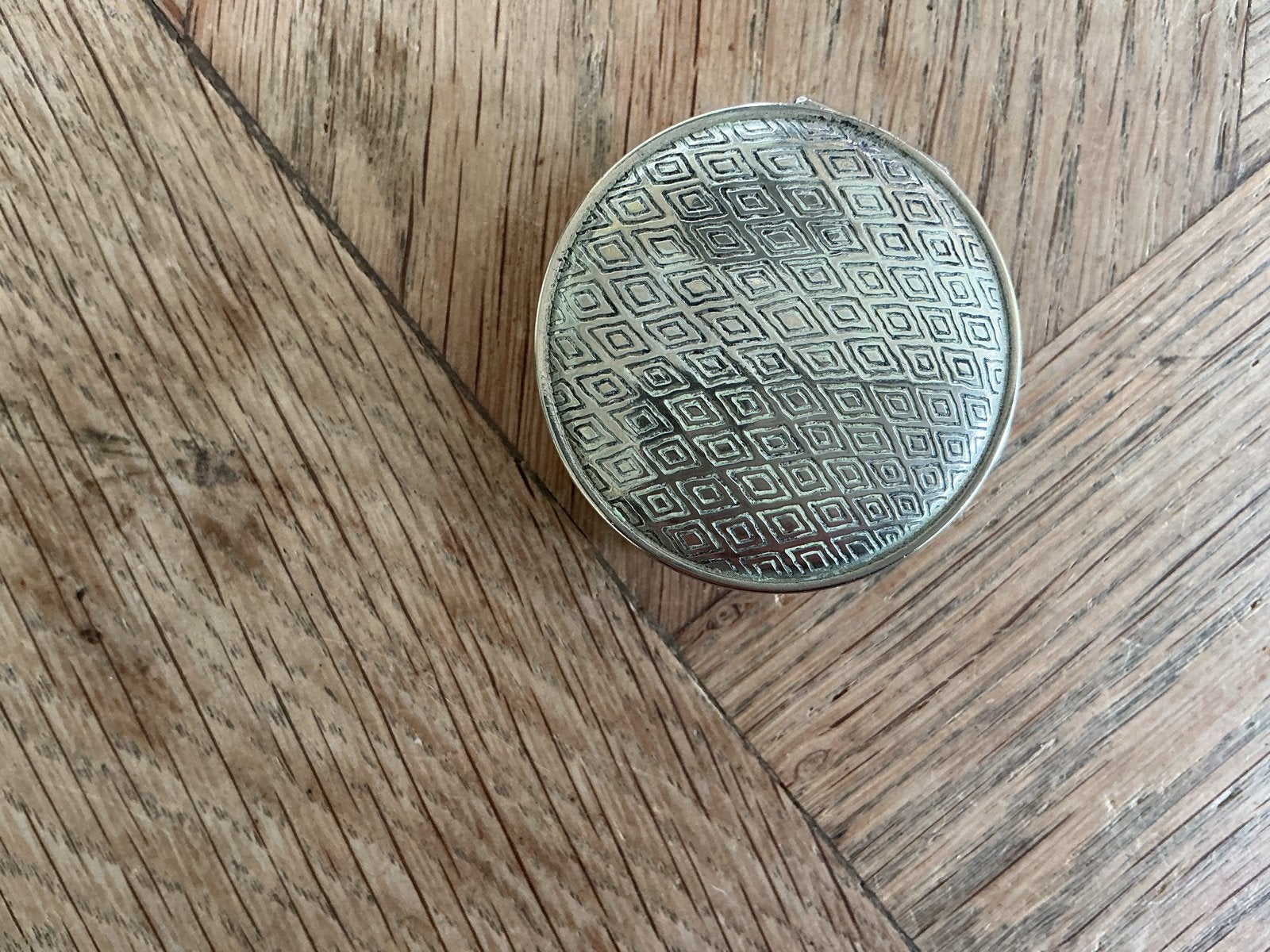 Vintage GABA Pillendoosje - Verzilverd met Ruitjespatroon, Ophalen of Verzenden, Zilver