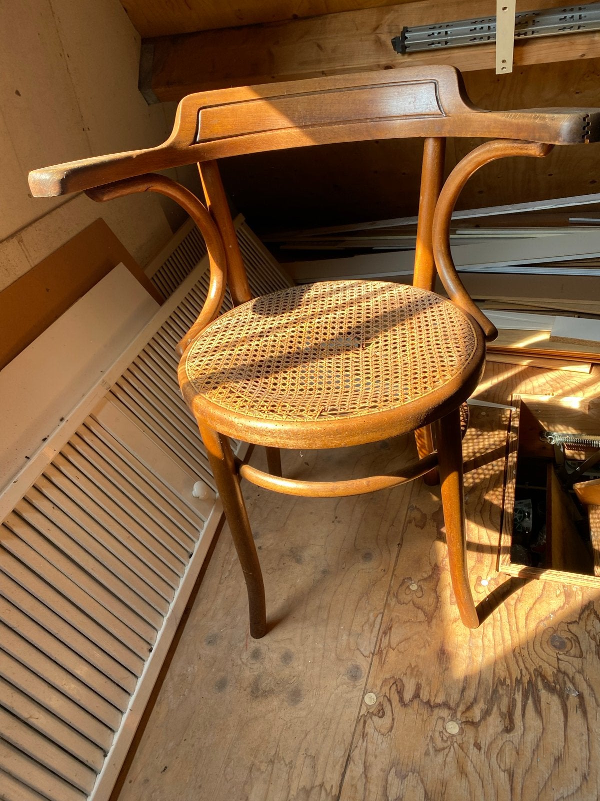 Antieke Thonet stoel met rotan zitting, Ophalen