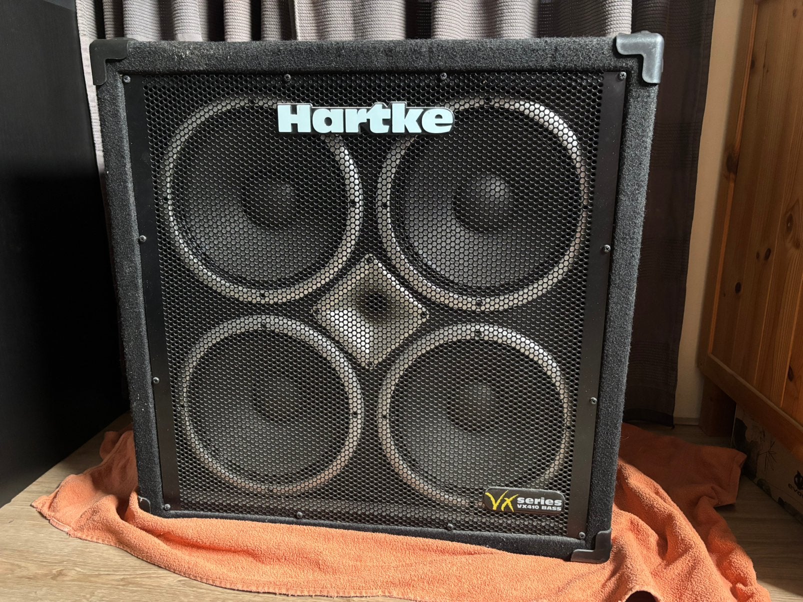 Hartke vx 410, Ophalen, Zo goed als nieuw, 100 watt of meer